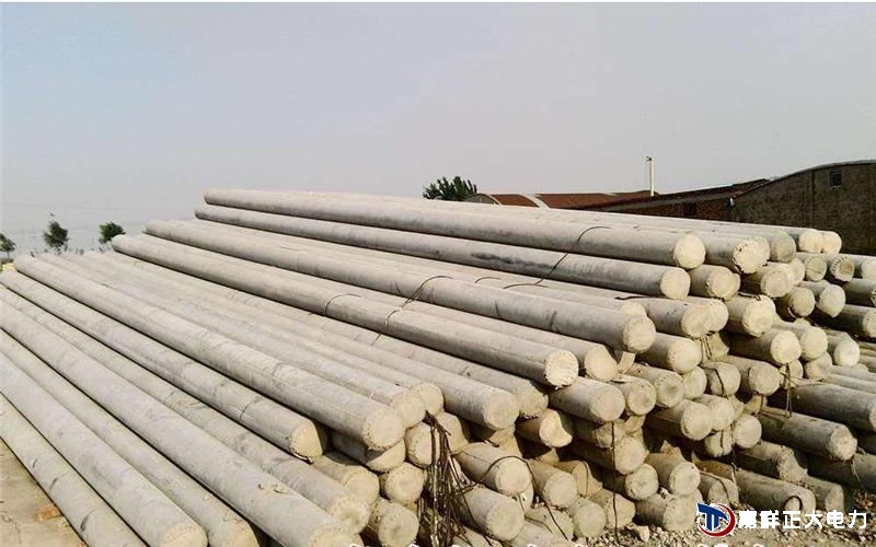 10米電線桿的強度品級不能低于C50級。施加預(yù)應(yīng)力時不得低于籌劃的混凝土強度品級的70%