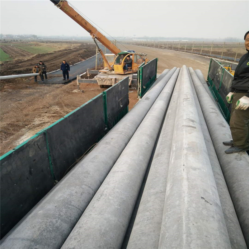 15米國標(biāo)水泥電線桿已運達安徽鳳陽客戶給予電線桿照片反饋